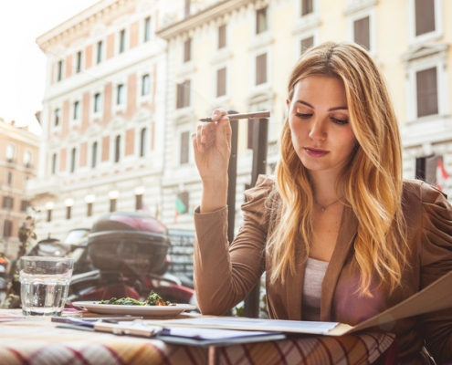 Digital nomads living abroad facing challenges.